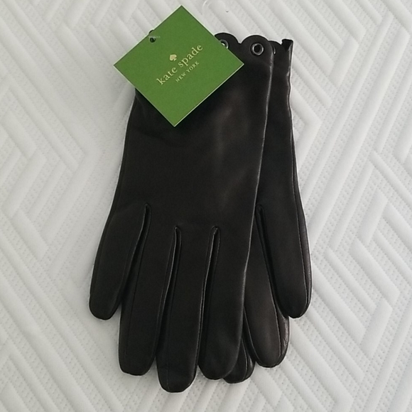 kate spade Accessories - Kate Spade - 100% Lamb Leather Scalloped Gloves, L